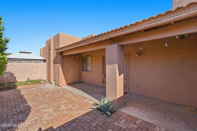 8614 E Pembrook Drive, Tucson, AZ 85715