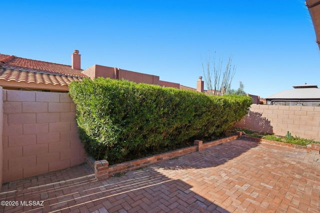 8614 E Pembrook Drive, Tucson, AZ 85715