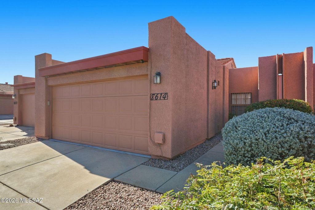 8614 E Pembrook Drive, Tucson, AZ 85715