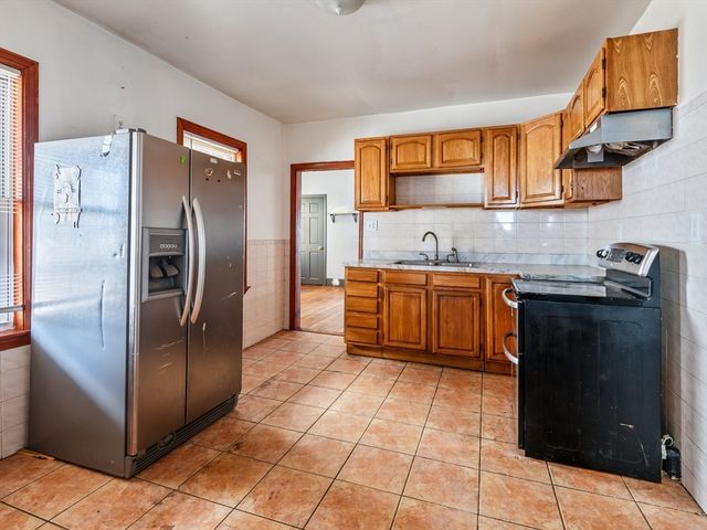 549 Cambridge St, Worcester, MA 01610