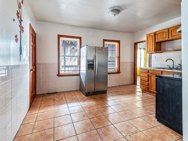 549 Cambridge St, Worcester, MA 01610