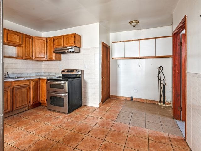 549 Cambridge St, Worcester, MA 01610