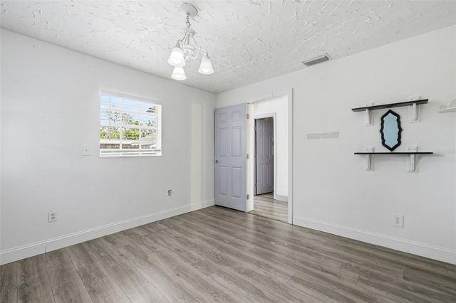 2706 E ANNIE STREET, Tampa, FL 33612