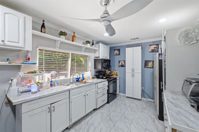 2706 E ANNIE STREET, Tampa, FL 33612