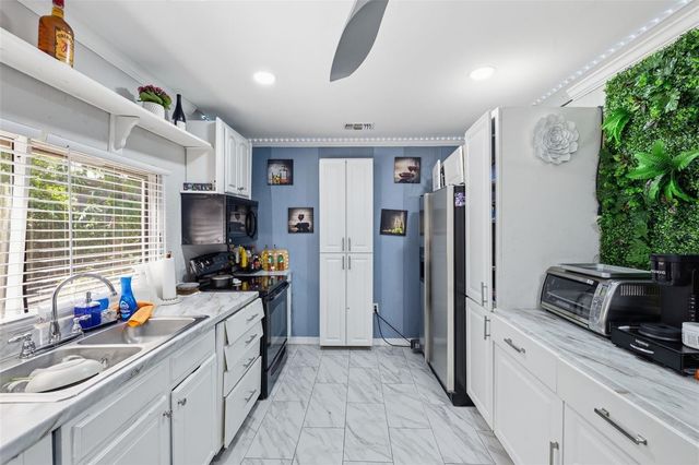 2706 E ANNIE STREET, Tampa, FL 33612