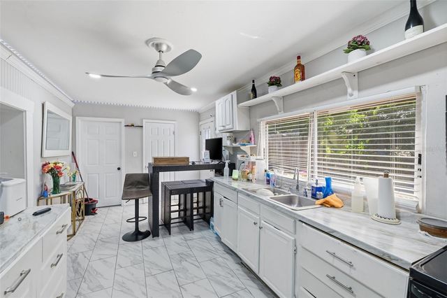 2706 E ANNIE STREET, Tampa, FL 33612