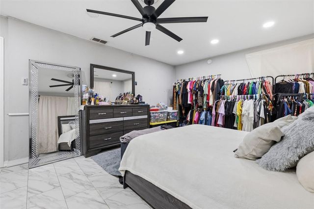 2706 E ANNIE STREET, Tampa, FL 33612