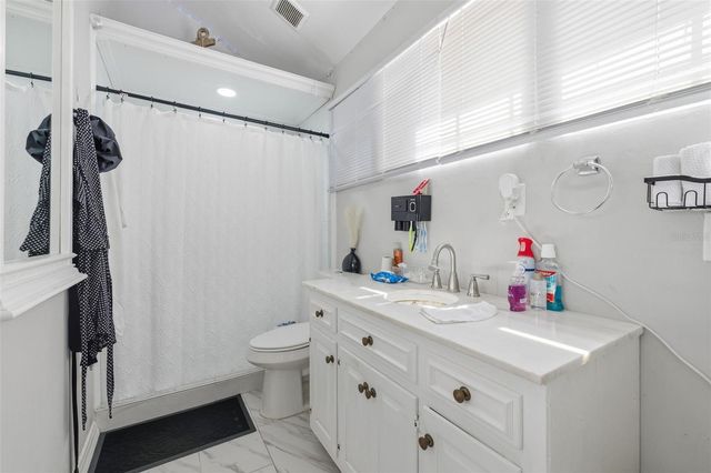 2706 E ANNIE STREET, Tampa, FL 33612