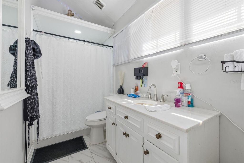Image 33 of property listing at 2706 E ANNIE STREET, Tampa, FL 33612