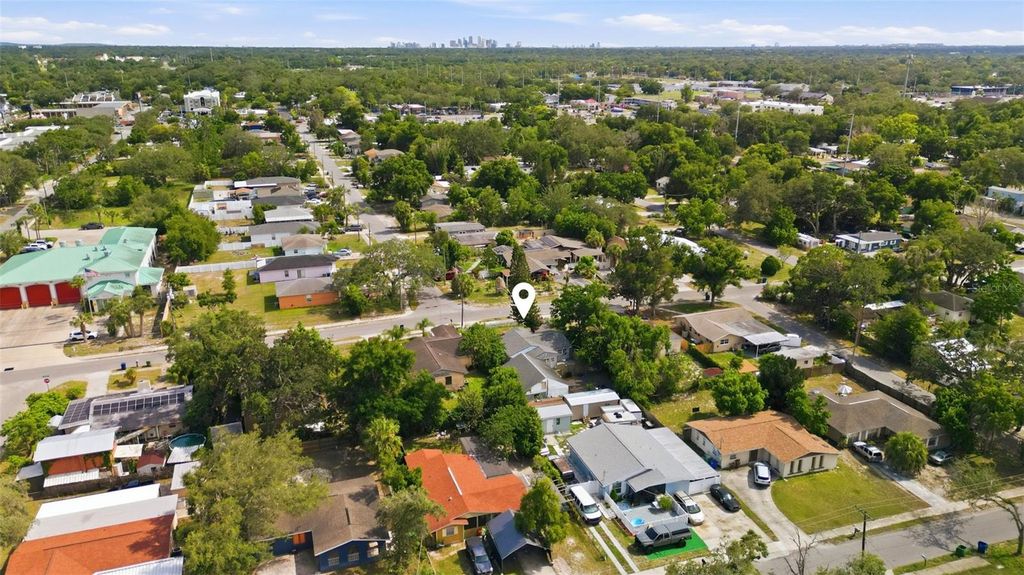 Image 41 of property listing at 2706 E ANNIE STREET, Tampa, FL 33612