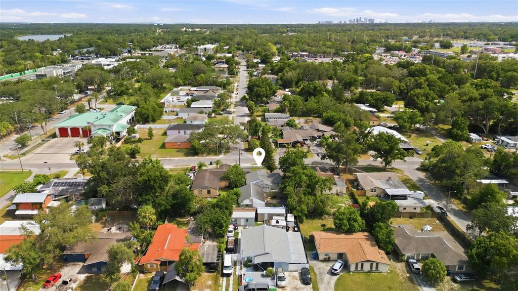 Image 42 of property listing at 2706 E ANNIE STREET, Tampa, FL 33612