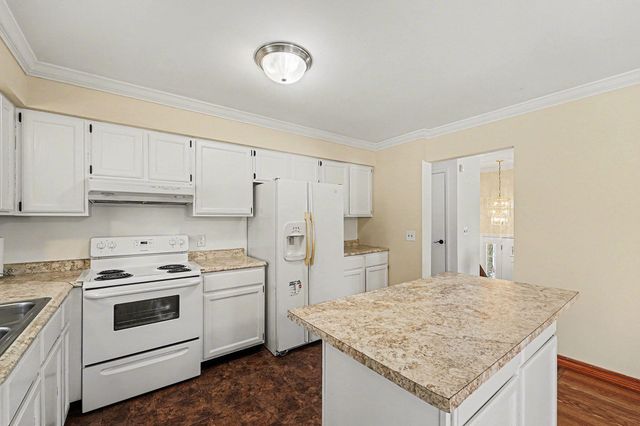 24213 Broadview Street, Farmington, MI 48336