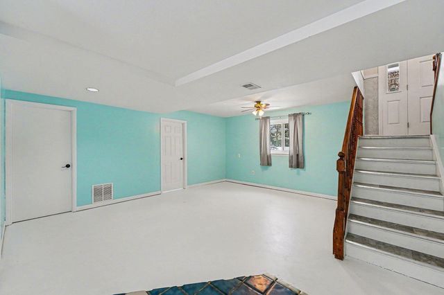 24213 Broadview Street, Farmington, MI 48336