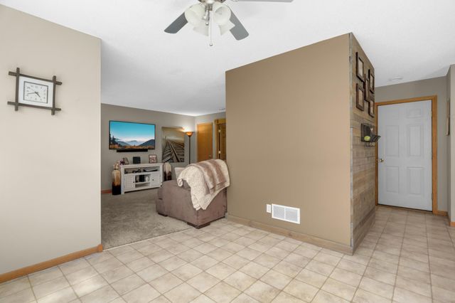 10487 64th Way, Albertville, MN 55301