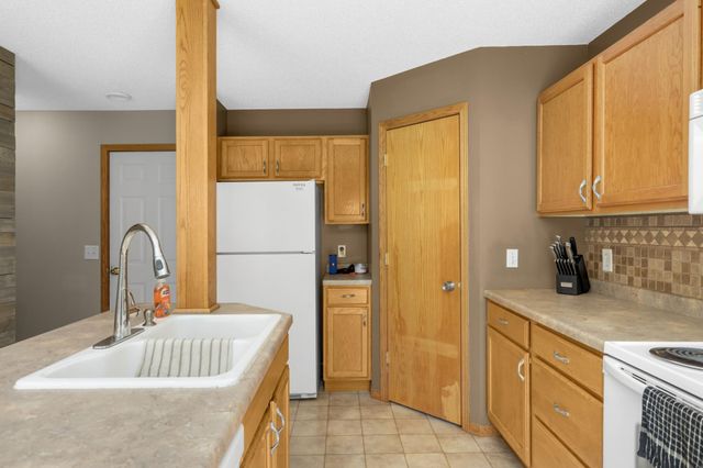 10487 64th Way, Albertville, MN 55301