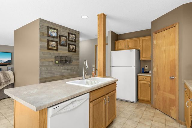 10487 64th Way, Albertville, MN 55301