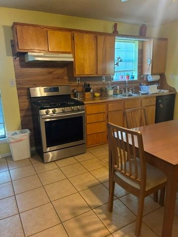 102 E 14th Street, Joshua, TX 76058