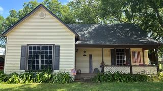 102 E 14th Street, Joshua, TX 76058