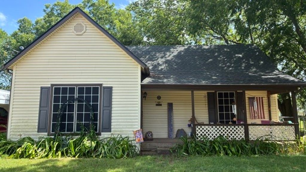 102 E 14th Street, Joshua, TX 76058