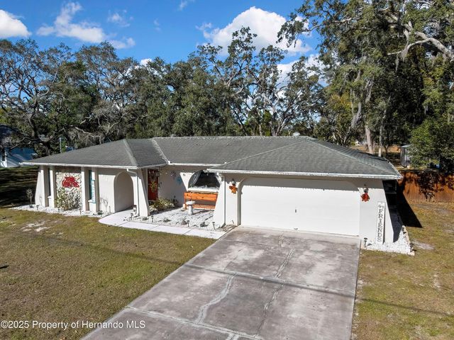 8265 Apple Orchard Road, Spring Hill, FL 34606