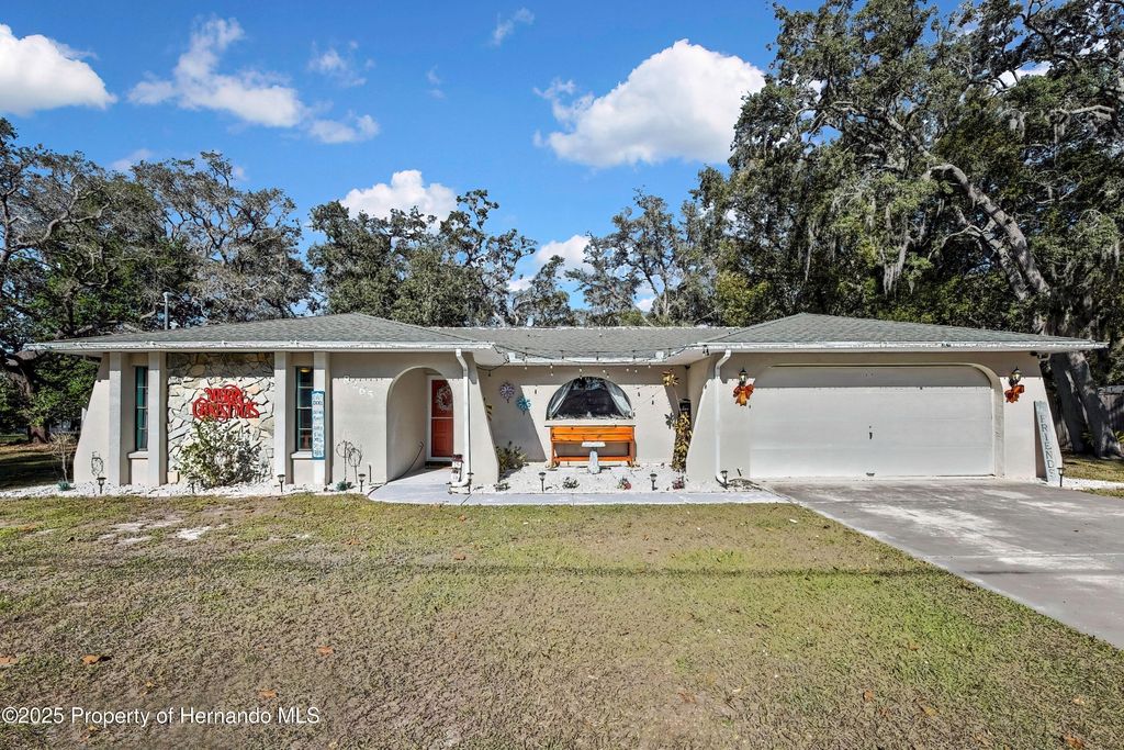 8265 Apple Orchard Road, Spring Hill, FL 34606