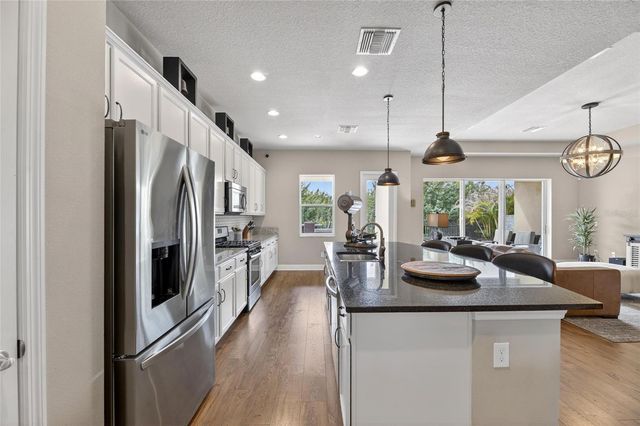 6909 CRESTPOINT DRIVE, Apollo Beach, FL 33572