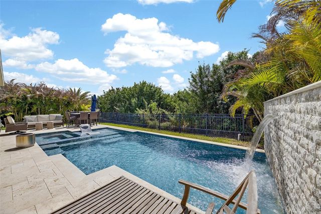 6909 CRESTPOINT DRIVE, Apollo Beach, FL 33572