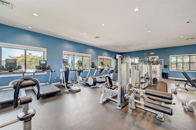 6909 CRESTPOINT DRIVE, Apollo Beach, FL 33572