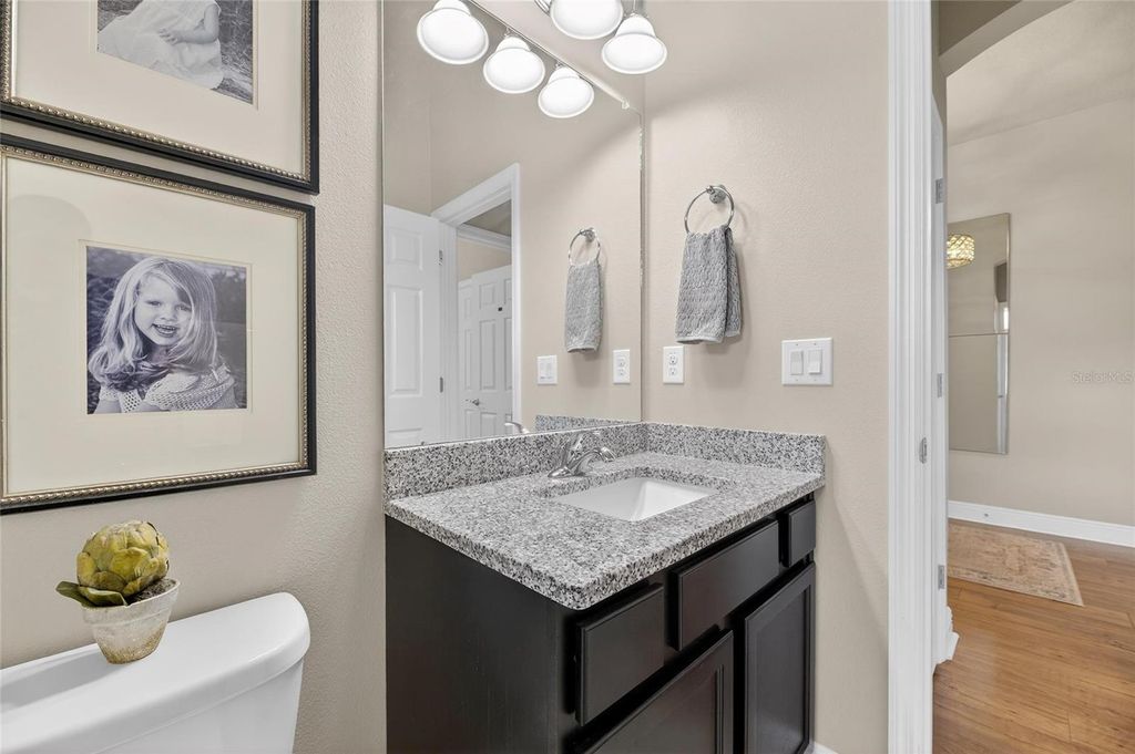 Image 12 of property listing at 6909 CRESTPOINT DRIVE, Apollo Beach, FL 33572