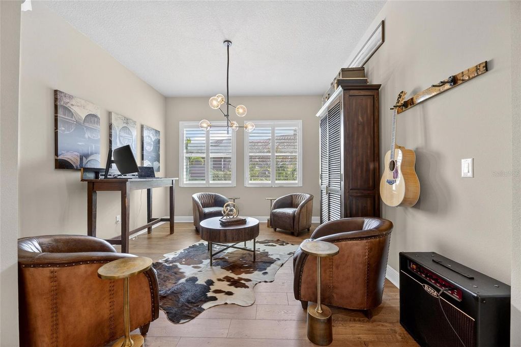 Image 14 of property listing at 6909 CRESTPOINT DRIVE, Apollo Beach, FL 33572