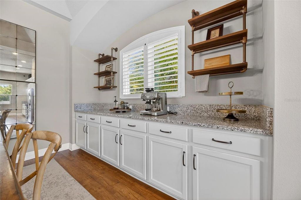 Image 28 of property listing at 6909 CRESTPOINT DRIVE, Apollo Beach, FL 33572