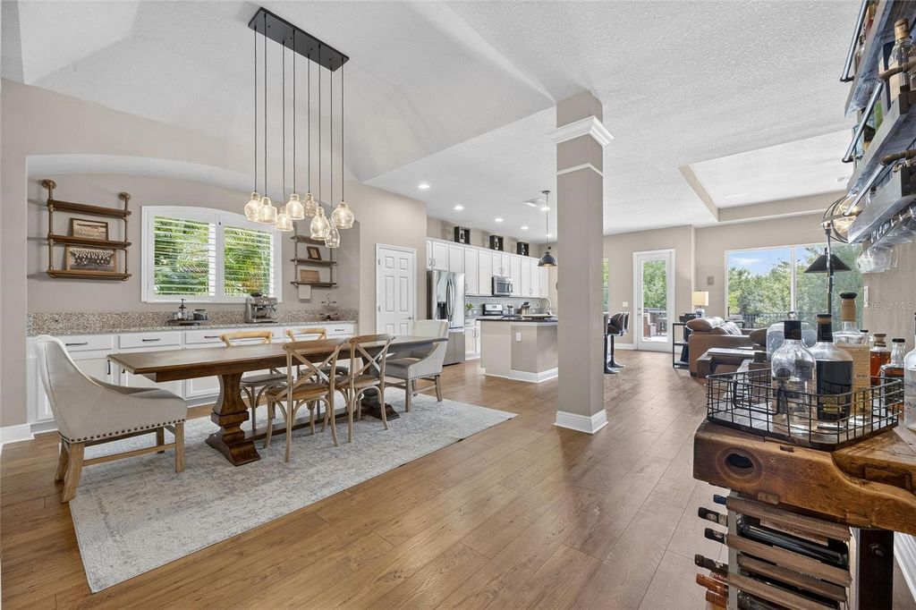 Image 31 of property listing at 6909 CRESTPOINT DRIVE, Apollo Beach, FL 33572