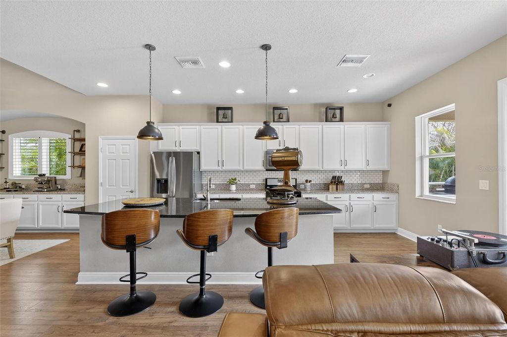 Image 34 of property listing at 6909 CRESTPOINT DRIVE, Apollo Beach, FL 33572