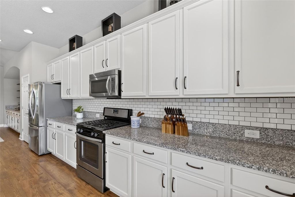 Image 36 of property listing at 6909 CRESTPOINT DRIVE, Apollo Beach, FL 33572