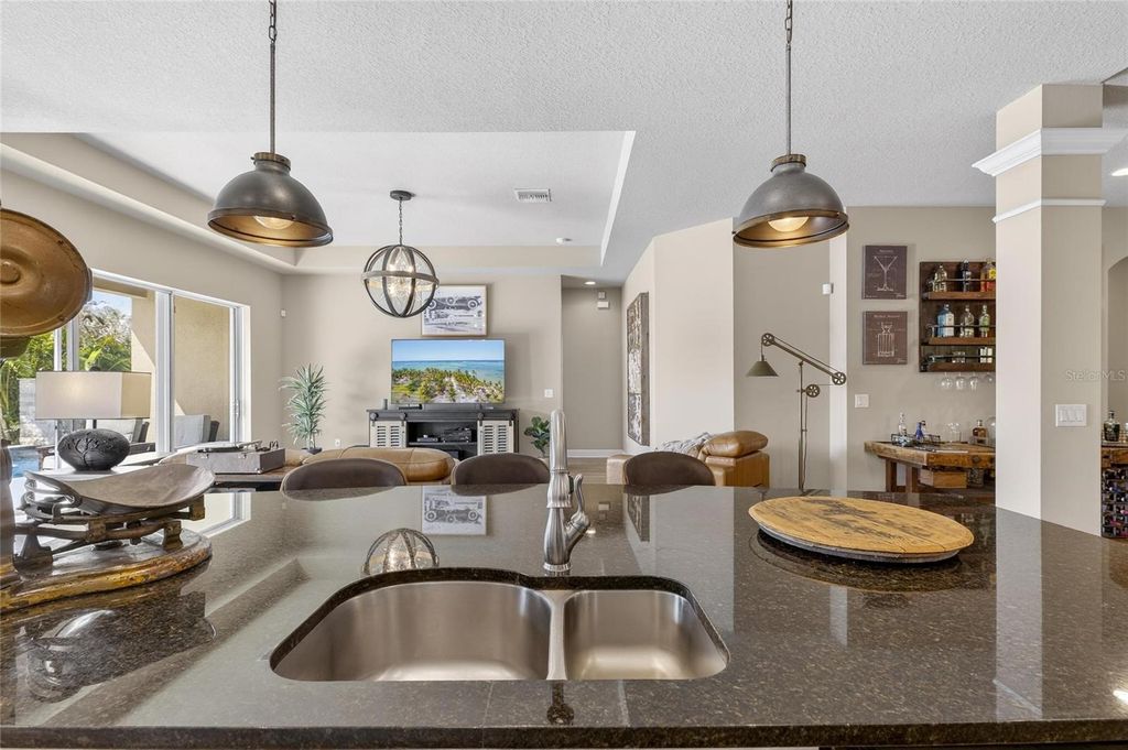 Image 39 of property listing at 6909 CRESTPOINT DRIVE, Apollo Beach, FL 33572