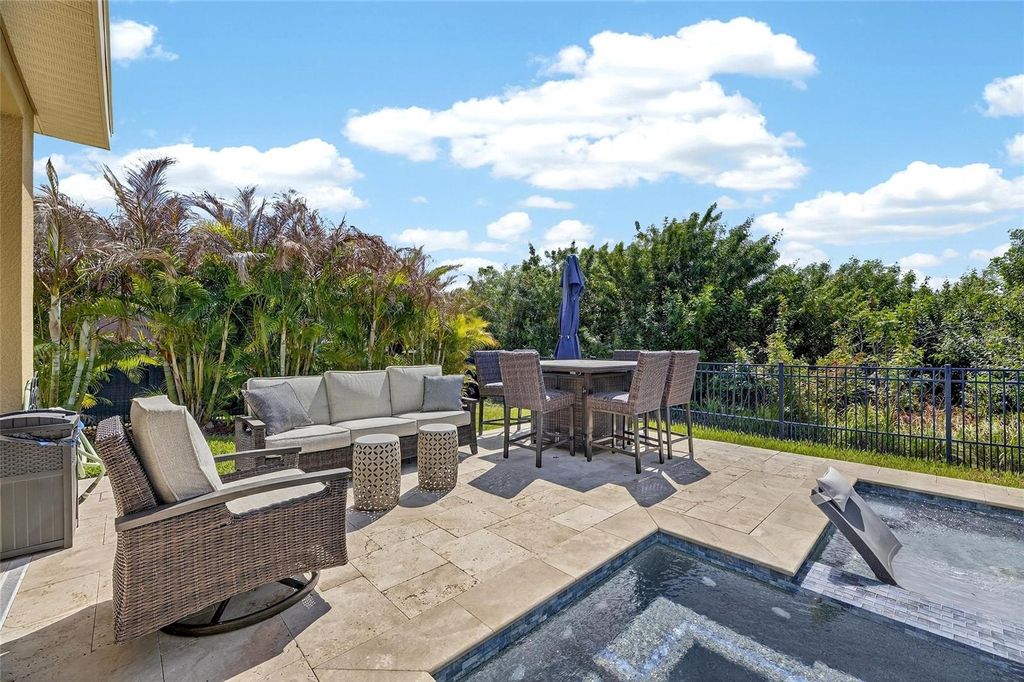 Image 61 of property listing at 6909 CRESTPOINT DRIVE, Apollo Beach, FL 33572