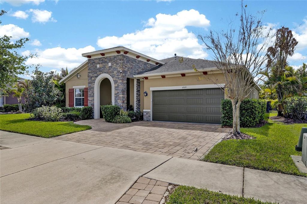 Image 73 of property listing at 6909 CRESTPOINT DRIVE, Apollo Beach, FL 33572