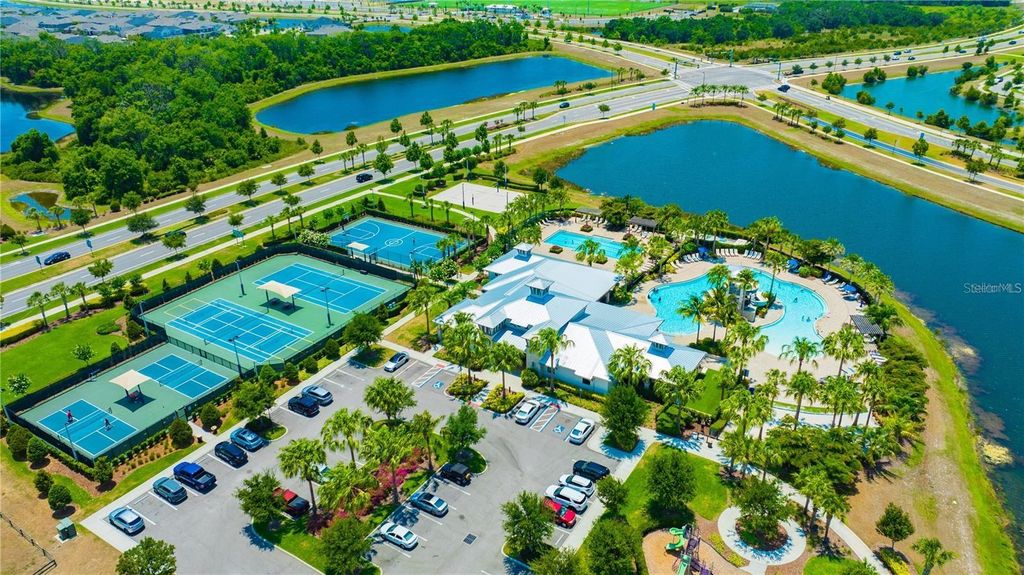 Image 94 of property listing at 6909 CRESTPOINT DRIVE, Apollo Beach, FL 33572