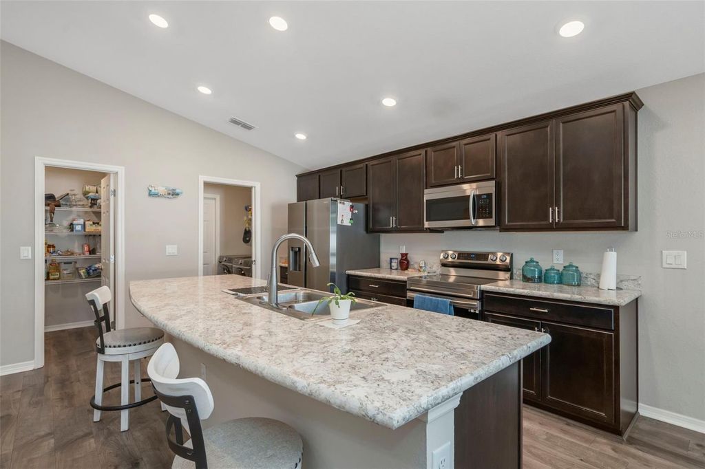 Image 6 of property listing at 1343 MEZZAVALLE WAY, Auburndale, FL 33823