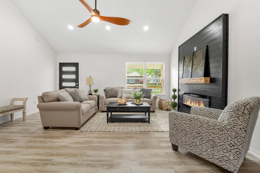 90 Coolcrest Drive, Point Blank, TX 77364
