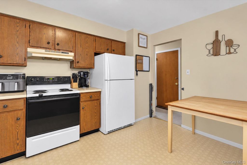 1045 Park Avenue, Huntington, NY 11743 — photo 2