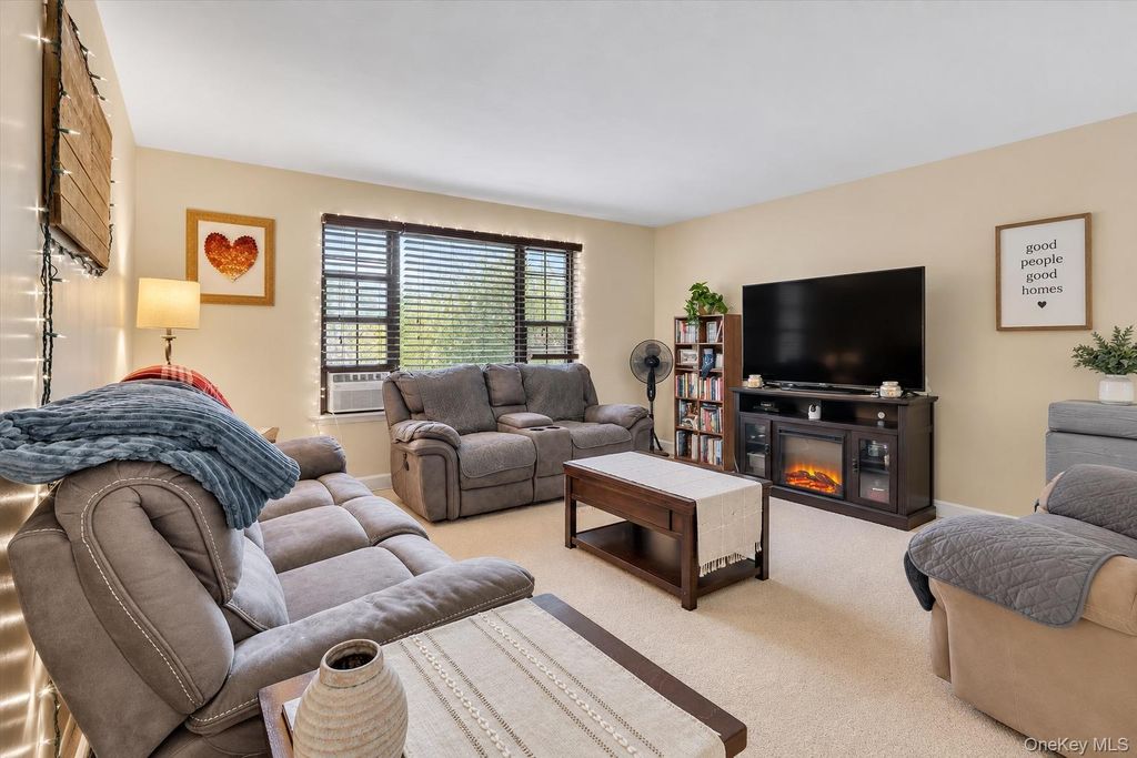 1045 Park Avenue, Huntington, NY 11743 — photo 5