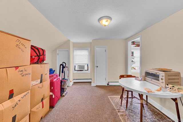 569 Greenway E, West Hempstead, NY 11552