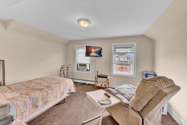 569 Greenway E, West Hempstead, NY 11552
