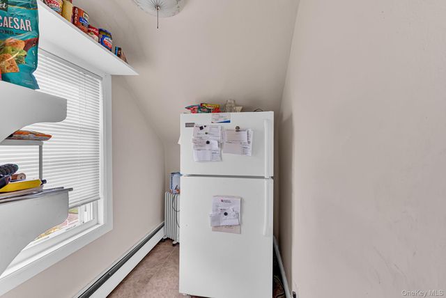 569 Greenway E, West Hempstead, NY 11552