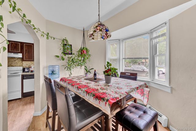 569 Greenway E, West Hempstead, NY 11552