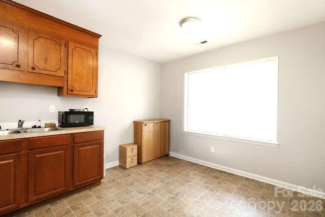1401 W Mauney Avenue, Gastonia, NC 28052