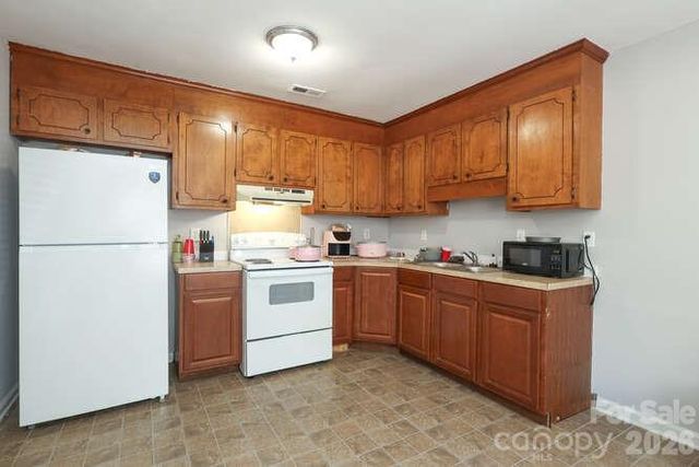 1401 W Mauney Avenue, Gastonia, NC 28052