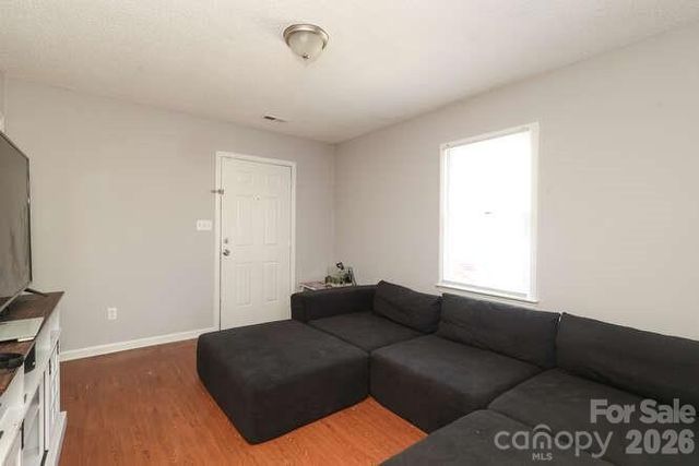 1401 W Mauney Avenue, Gastonia, NC 28052