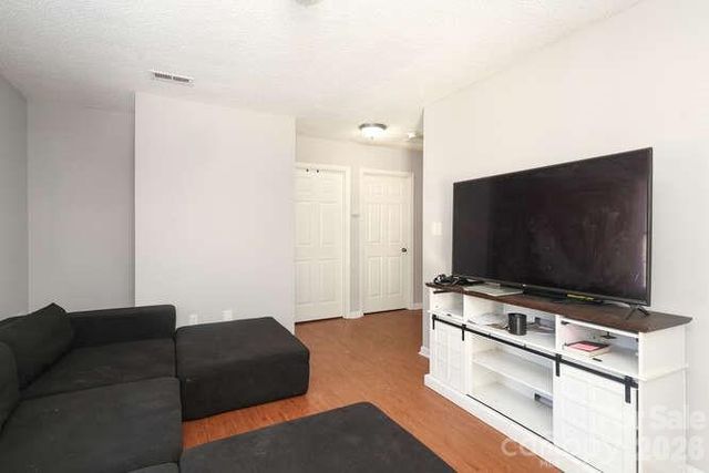 1401 W Mauney Avenue, Gastonia, NC 28052